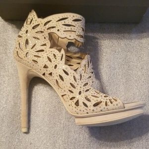 BCBGMAXAZRIA heels